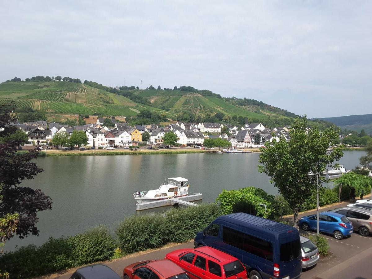 Mosel Panorama Apartment Zell an der Mosel Exterior photo