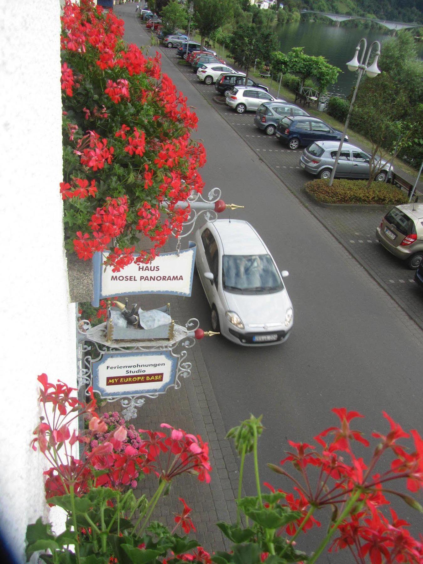 Mosel Panorama Apartment Zell an der Mosel Exterior photo